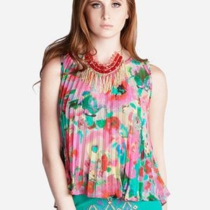 BB Dakota floral swing pleat tank blouse